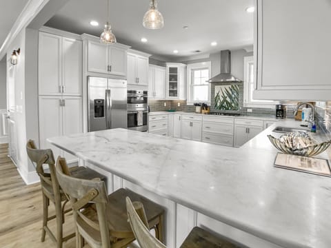 Kitchen - Fully Stocked Kitchen
