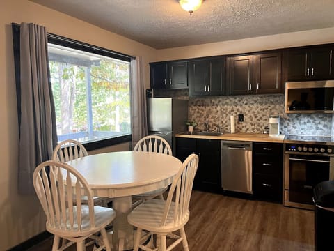 Spotless New Kitchen with all the amenities!