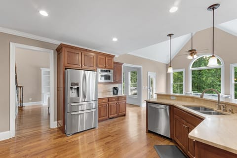 Drinkware, flatware, dinnerware, pots & pans provided.