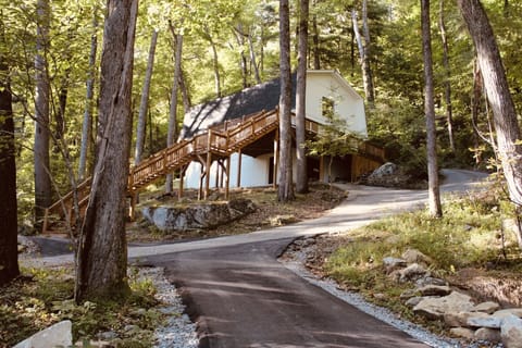 Driveway entry from road