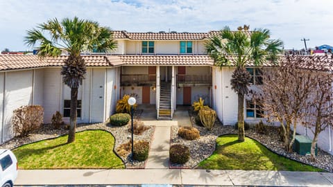 Ready. Set. Relax. - Your vacation starts the minute you step inside Pearl Marlin. Enjoy!