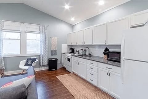 Enjoy your favorite cup of coffee via the pot or Keurig!