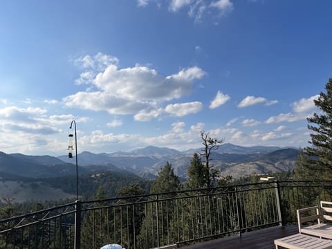 Stellar mountain views from upper and lower decks.
