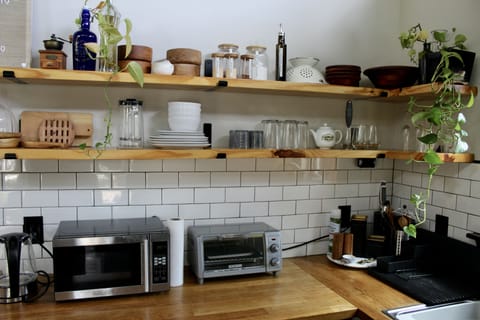 Fridge, microwave, dishwasher, coffee/tea maker