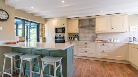Kitchen, Barn End, Bolthole Retreats