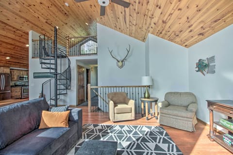 Living Room | Free WiFi | Central Heating & A/C | Fireplace | Acoustic Guitar