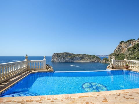 Blue, Body Of Water, Coast, Coastal And Oceanic Landforms, Sea, Resort, Cove, Swimming Pool, Ocean, Promontory