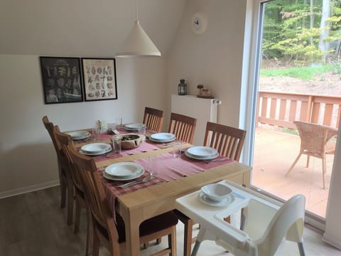 Table, Furniture, Property, Chair, Tableware, Wood, Interior Design, Kitchen & Dining Room Table, Dishware, Floor