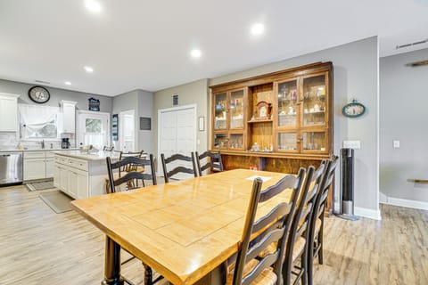 Dining Table | Dishware & Flatware | 1st Floor