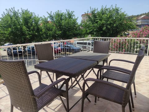 Terrace view access only from room 1 and 2 on the first floor