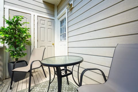 (upper) back patio seating 