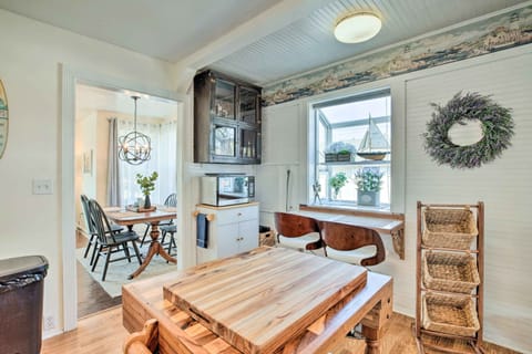 Seaview Vacation Rental | 2BR | 1BA | Step-Free Access | 850 Sq Ft