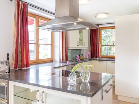 Cabinetry, Countertop, Property, Furniture, Building, Kitchen, Window, Wood, Interior Design, Drawer