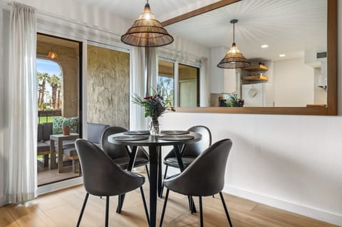 Relaxed desert living 