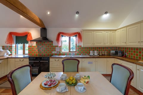 Ground floor: Space to prepare a perfect feast