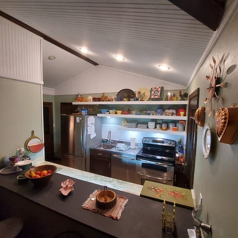 Glass top double oven, large refrigerator with ice maker bottom freezer dishwash