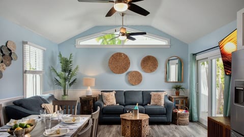 Welcome to the QUEEN OF LOUISA...