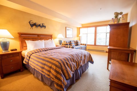 Bedroom, Room, Indoors, Furniture, Bed