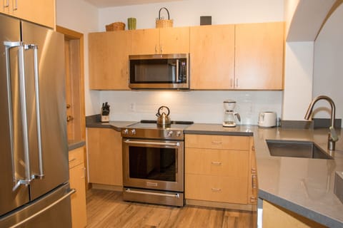 Room, Indoors, Flooring, Oven, Hardwood