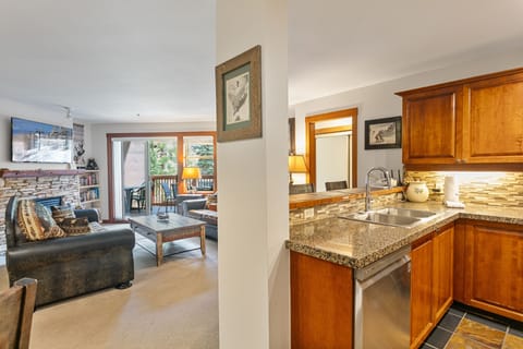 Floor, Flooring, Indoors, Furniture, Living Room