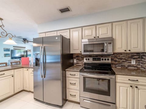 Fully stocked kitchen with plenty of counterspace