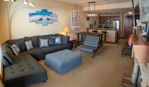 Living Room, Room, Indoors, Furniture, Couch