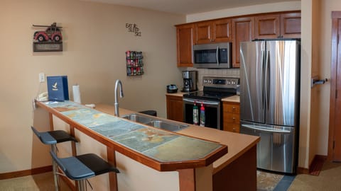 Oven, Room, Indoors, Furniture, Flooring