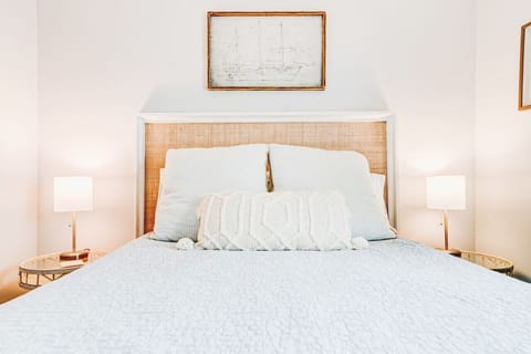 A Welcome Retreat: Your Inviting Guest Room Awaits