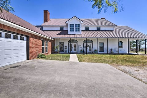 Bellevue Vacation Rental | 3BR | 4.5BA | Step-Free Entry | 5,000 Sq Ft