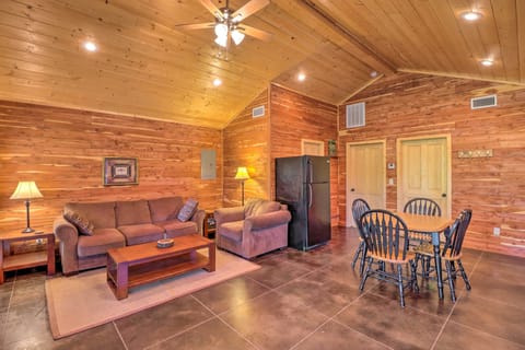 Heber Springs Vacation Rental | 2BR | 1BA | 1 Step Required for Access