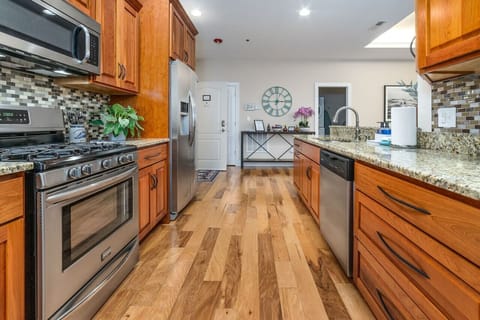 Well-Appointed Kitchen – Enjoy Home-Cooked Meals While on Your Retreat
