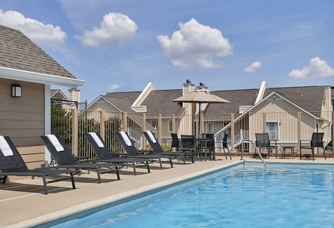 Soak up sunshine poolside and lounge in total comfort.