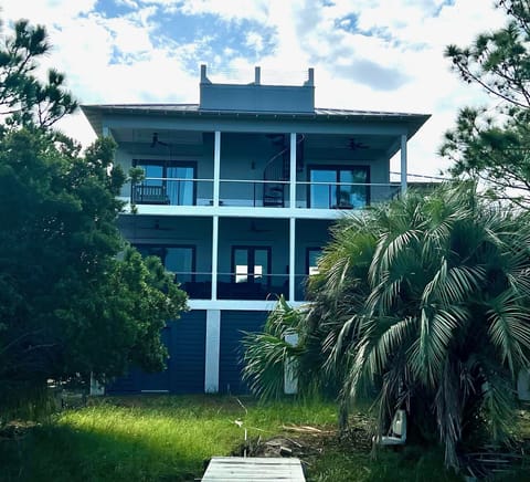 view private dock in back of house