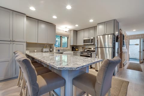 Kitchen | Cooking Basics | Dishware/Flatware