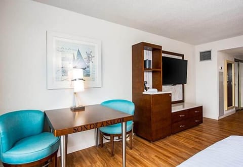 Enjoy morning coffee at the cozy in-room bistro table.