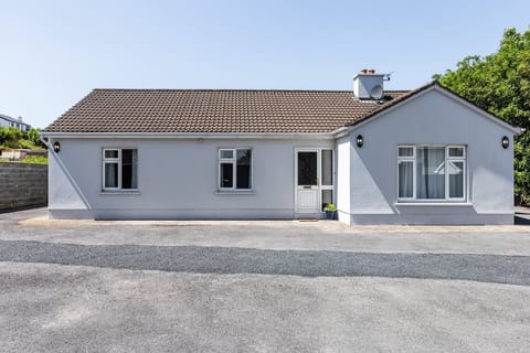 External photo of An Rua holiday home in Lahinch Co. Clare 