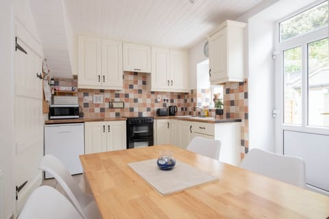 Kitchen and dining room 