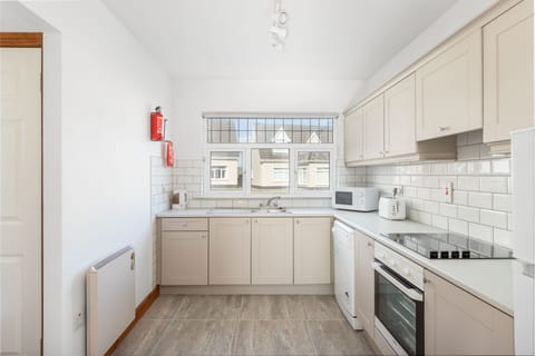 The Links 18 Lahinch property management photography by greengraf photography 14 (4)