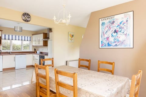 Dinning room / Kitchen 