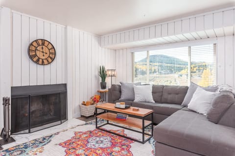 Living room 1