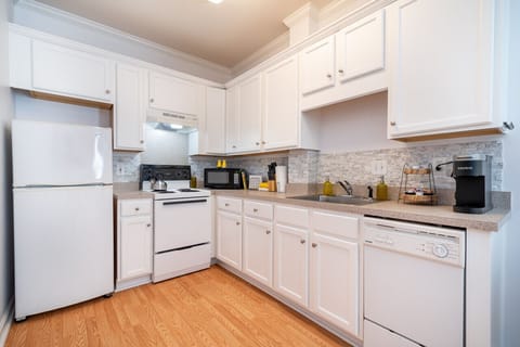 Kitchen- Fully equipped
