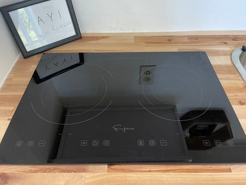 Electric 2 burner  stove top, microwave and mini frig