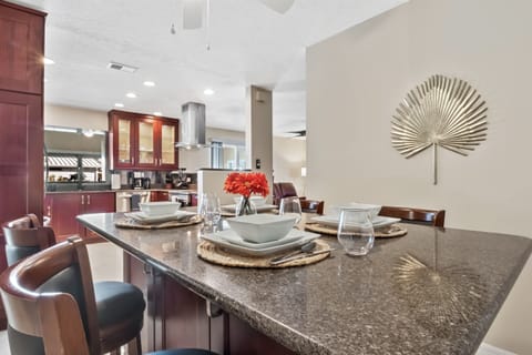 Chic dining space for six, blending style and comfort for any occasion.