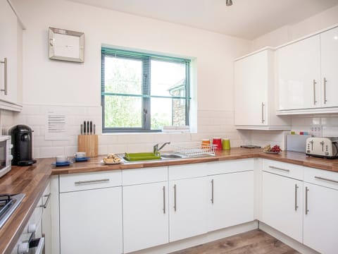 Kitchen | 4 Waterwheel Apartment, Charlestown