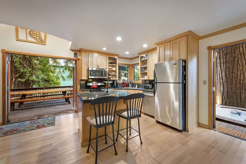 Stainless steel appliances - ready to get cooking!