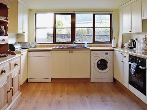 Kitchen | Waxway Farm Cottages - Swallows Cottage, Ottery St Mary
