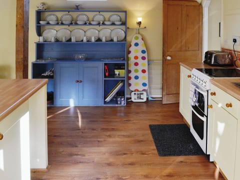 Kitchen/diner | Waxway Farm Cottages - Bats Cottage, Ottery St Mary
