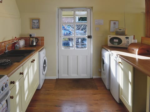 Kitchen/diner | Waxway Farm Cottages - Bats Cottage, Ottery St Mary