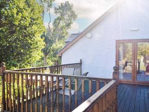 Decking | The Weavers Loft, Capel Dewi