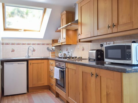 Kitchen | The Weavers Loft, Capel Dewi